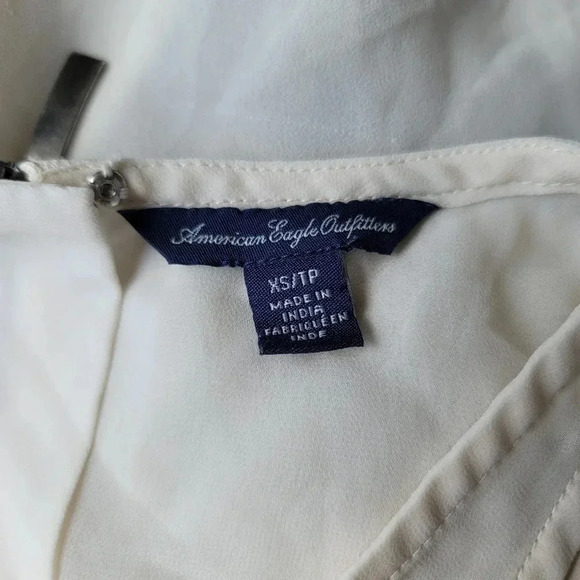 American Eagle Womens Ivory Sequin Sleeveless Keyhole Flowy Blouse Top Button XS - Picture 6 of 10
